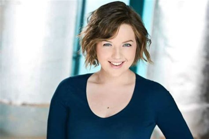 Aislinn Paul Height, Weight, Net Worth, Age, Birthday, Wikipedia, Who, Instagram, Biography