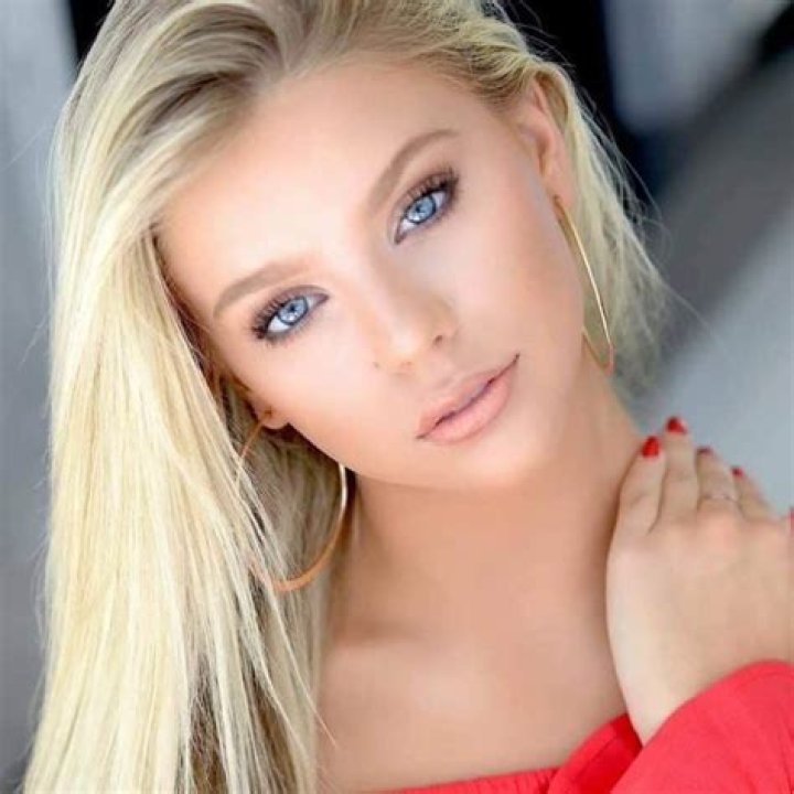 
All About Tayler Holder’s Ex-Girlfriend Kaylyn Slevin – Biography 