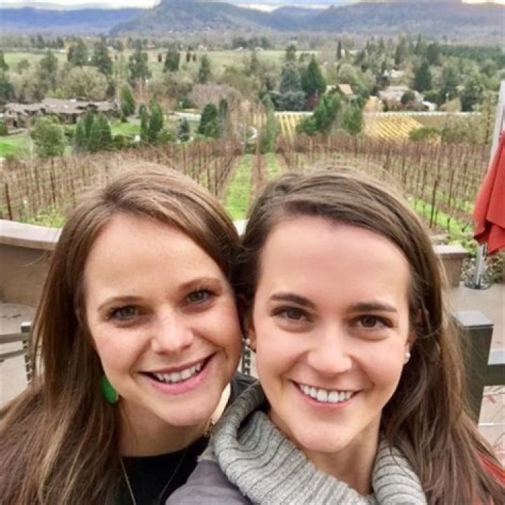 
American YouTuber Rosanna Pansino Is The Older Sister Of Molly Lu 
