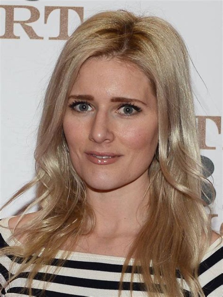 Amy De Bhrún Height, Weight, Net Worth, Age, Birthday, Wikipedia, Who, Instagram, Biography