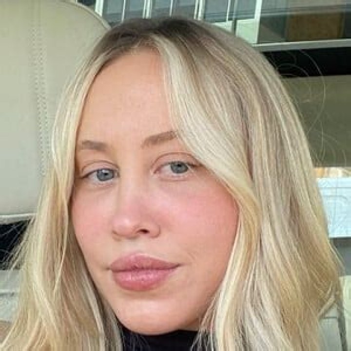 
Amy Hembrow Height, Weight, Net Worth, Age, Wiki, Who, Instagram, Biography 