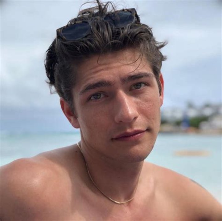 Barton Cowperthwaite Height, Weight, Net Worth, Age, Birthday, Wikipedia, Who, Instagram, Biography