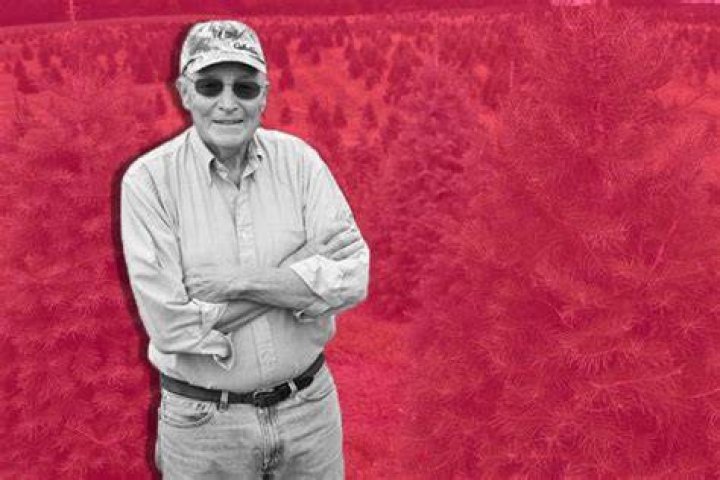 
Beloved fisherman, Larry Farinetti, dies at 77 