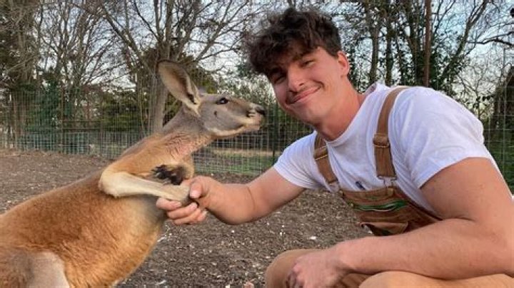 Ben Christie – The Urban Rescue Ranch Height, Weight, Net Worth, Age, Birthday, Wikipedia, Who, Instagram, Biography