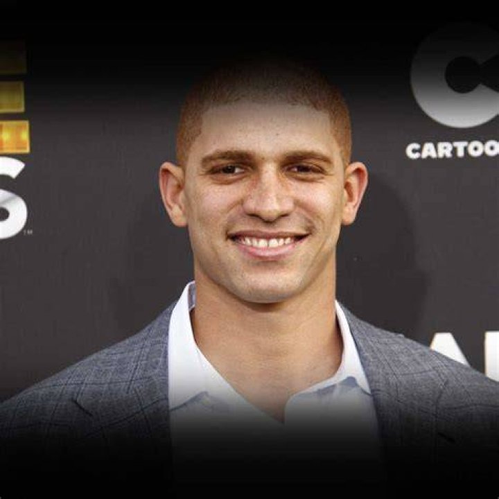 
Brandon Smith Height, Weight, Net Worth, Age, Birthday, Wikipedia, Who, Nationality, Biography 