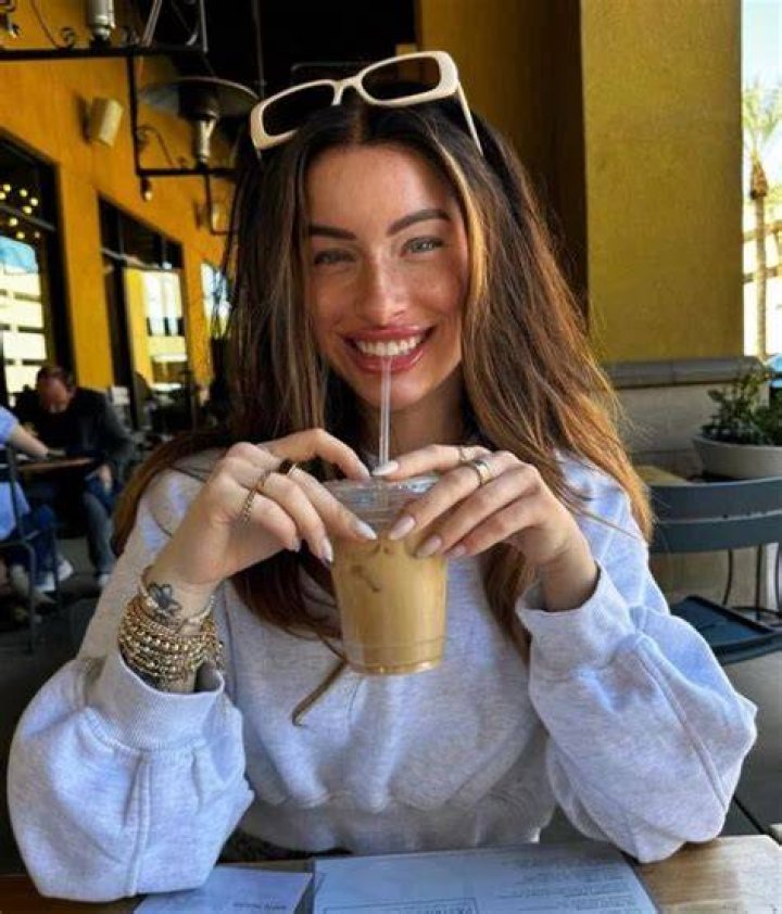Chloe Marie Bean Height, Weight, Net Worth, Age, Birthday, Wikipedia, Who, Nationality, Biography