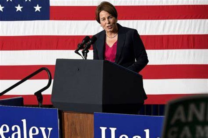 
Democrats Pick Up Governor Seats in Midterm Elections, Creating Nearly Even Party Split 