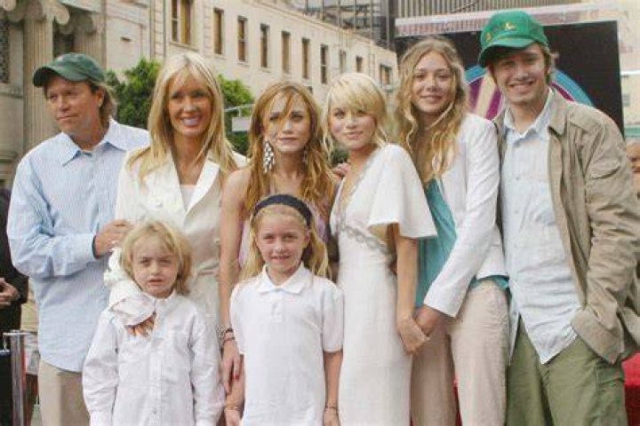 
Does Simone Ashley Have A Sister? Everything To Know About Her Heritage And Family Background 