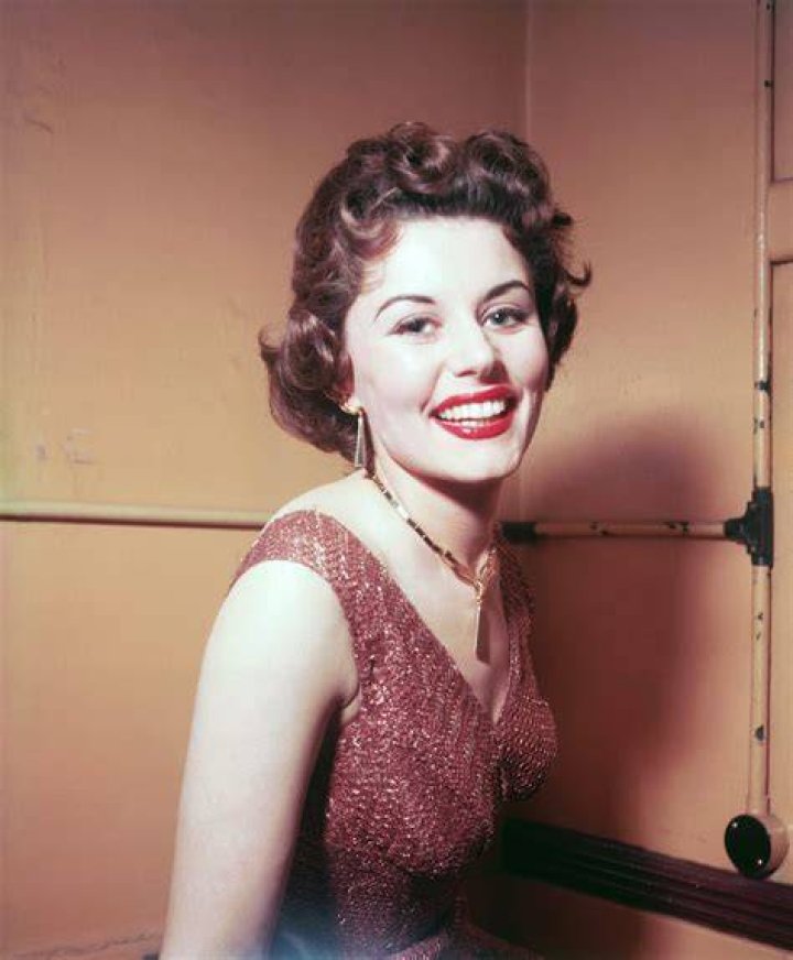 
Eunice Gayson Height, Weight, Net Worth, Age, Birthday, Wikipedia, Who, Instagram, Biography 