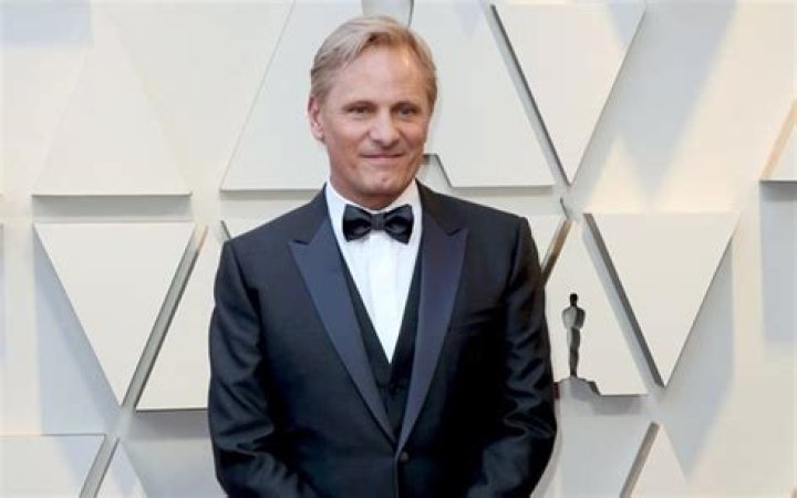 
Is Vigo Mortensen Gay? He Defends Playing Gay Character in New Film, Maybe I’m Not ‘Completely Straight’! 