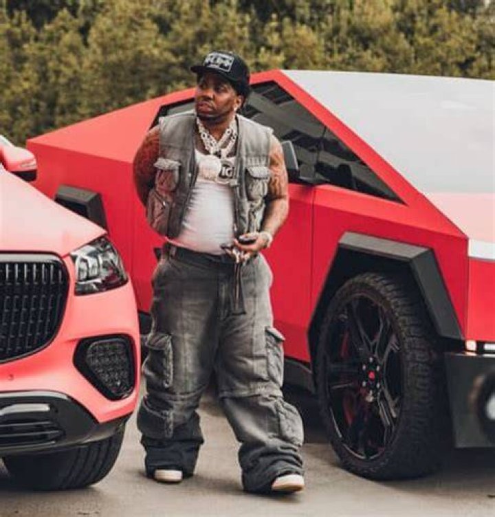 
Is Yfn Lucci Gay? Who is Yfn Lucci? 