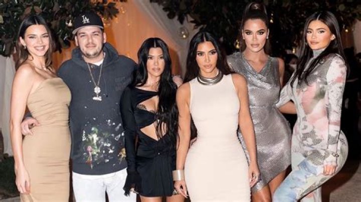 
Kardashian-Jenner Family Donates Food Items After Nonprofit Asks for Help Before Thanksgiving 