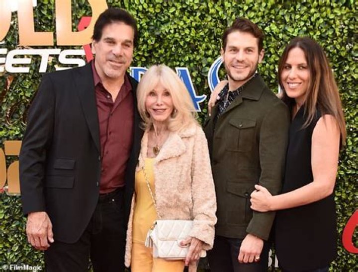 
Lou Ferrigno: Where Is He In 2022? Untold Truths To Know About His Wife Carla And Family 