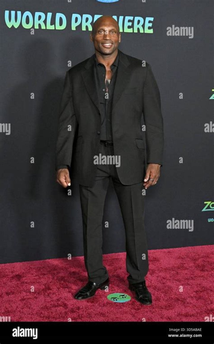 
Mark Rhino Smith Height, Weight, Net Worth, Age, Birthday, Wikipedia, Who, Nationality, Biography 