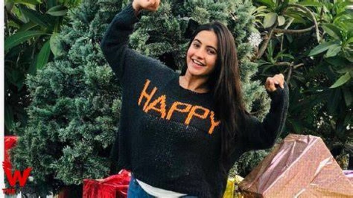 Meera Deosthale Height, Weight, Net Worth, Age, Birthday, Wikipedia, Who, Instagram, Biography
