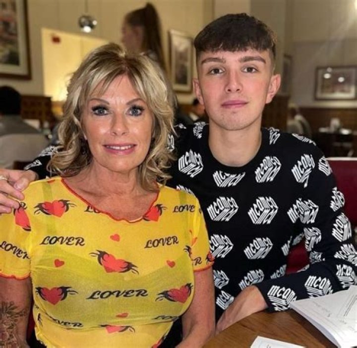 Morgz Mum Height, Weight, Net Worth, Age, Birthday, Wikipedia, Who, Nationality, Biography