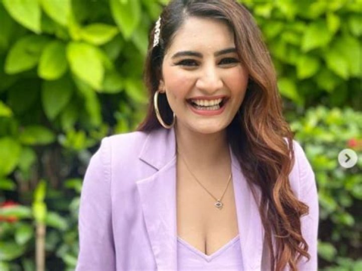 Ritika Bhandari Height, Weight, Net Worth, Age, Birthday, Wikipedia, Who, Nationality, Biography