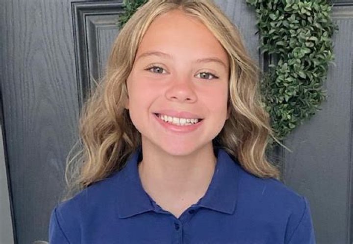 Scarlett Fernandez Height, Weight, Net Worth, Age, Birthday, Wikipedia, Who, Instagram, Biography