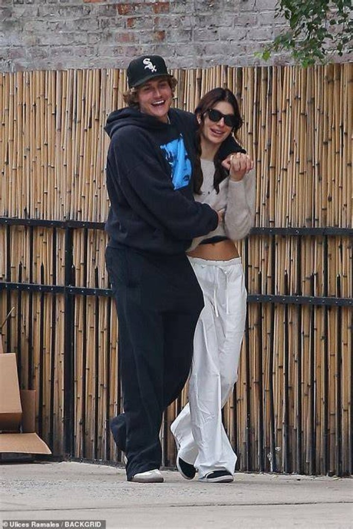Sommer Ray Is Not Pregnant In 2022: Meet The Model’s Boyfriend Cole Bennett