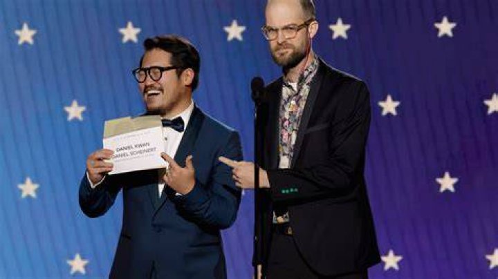 
“This is dumb”: Fans slam Critics Choice Awards 2023 for awarding two winners at the same time 