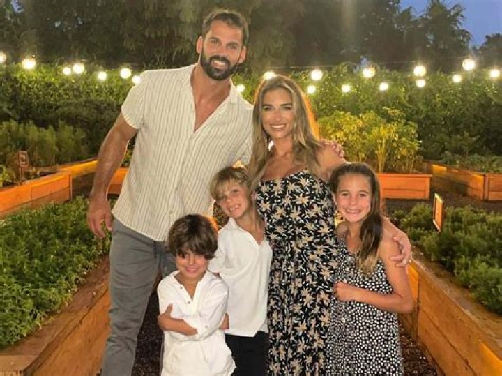 Was Jessie James Decker Cheating? About Her Weight Reddit & Brother Drama
