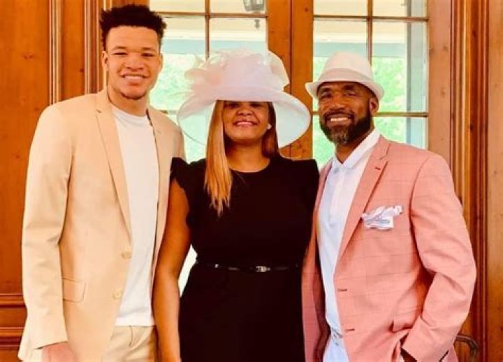 
Who are Kevin Knoxs Parents? Kevin Knox Biography, Parents Name, Nationality and More 