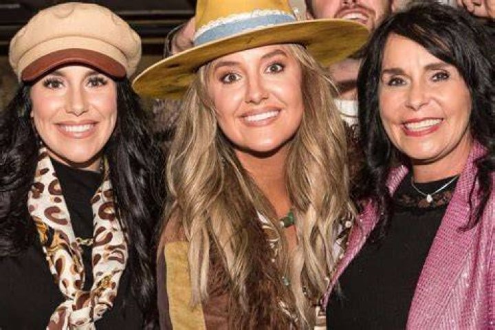 Who Is Lainey Wilson Dad Brian Wilson? Age Gap Mother And Family Ethnicity